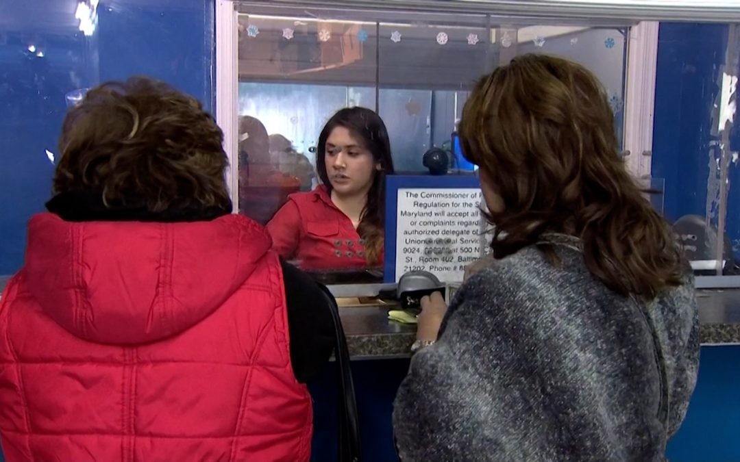El nuevo impuesto federal del 1% a remesas en efectivo preocupa a familias inmigrantes
