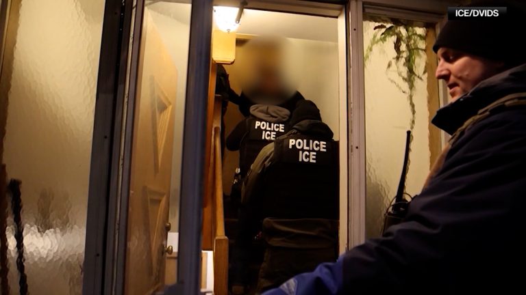 Políticas de ICE Desatan Protestas y Preocupaciones sobre Derechos Humanos