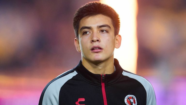 Gilberto Mora: La Promesa del Futbol Mexicano Que Deslumbra en Uruguay