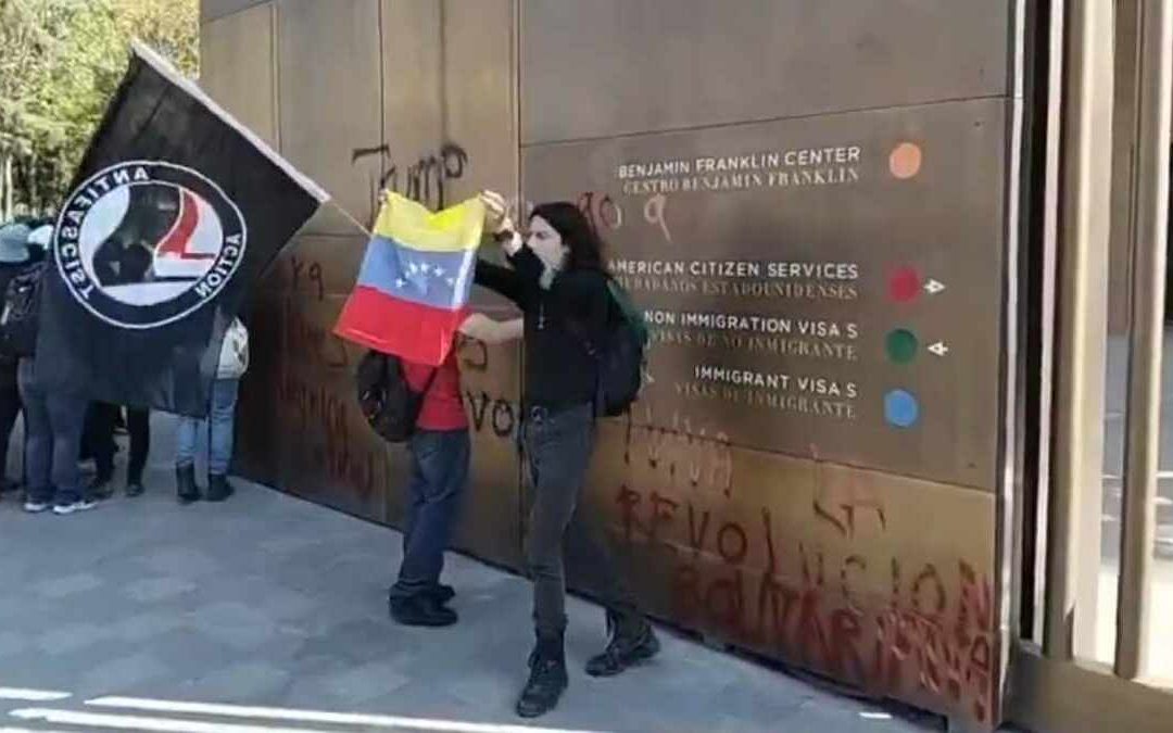 Protestas y ataque a la Embajada de Estados Unidos en México tras la captura de Nicolás Maduro