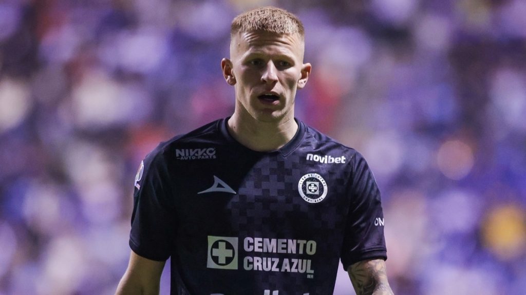 Houston Dynamo Busca a Mateusz Bogusz: ¿Cruz Azul está Considerando su Salida?
