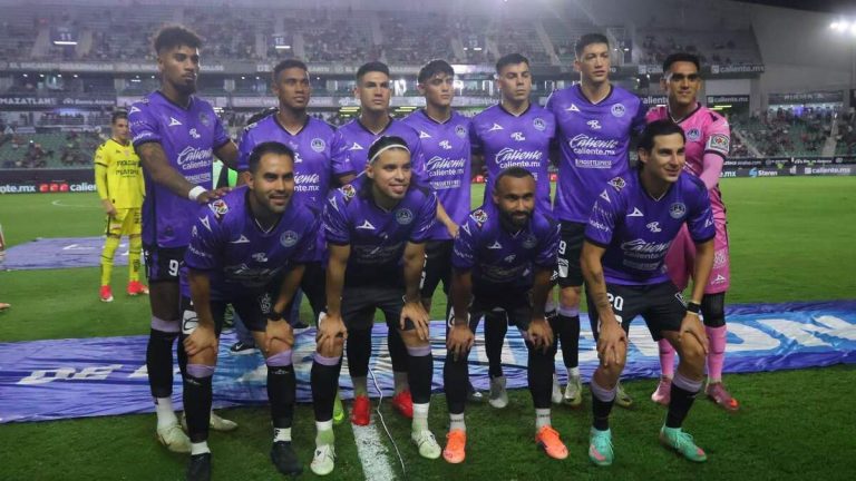 Mazatlán FC Envía Mensaje por el Año Nuevo: Aficionados Se Burlan del Equipo