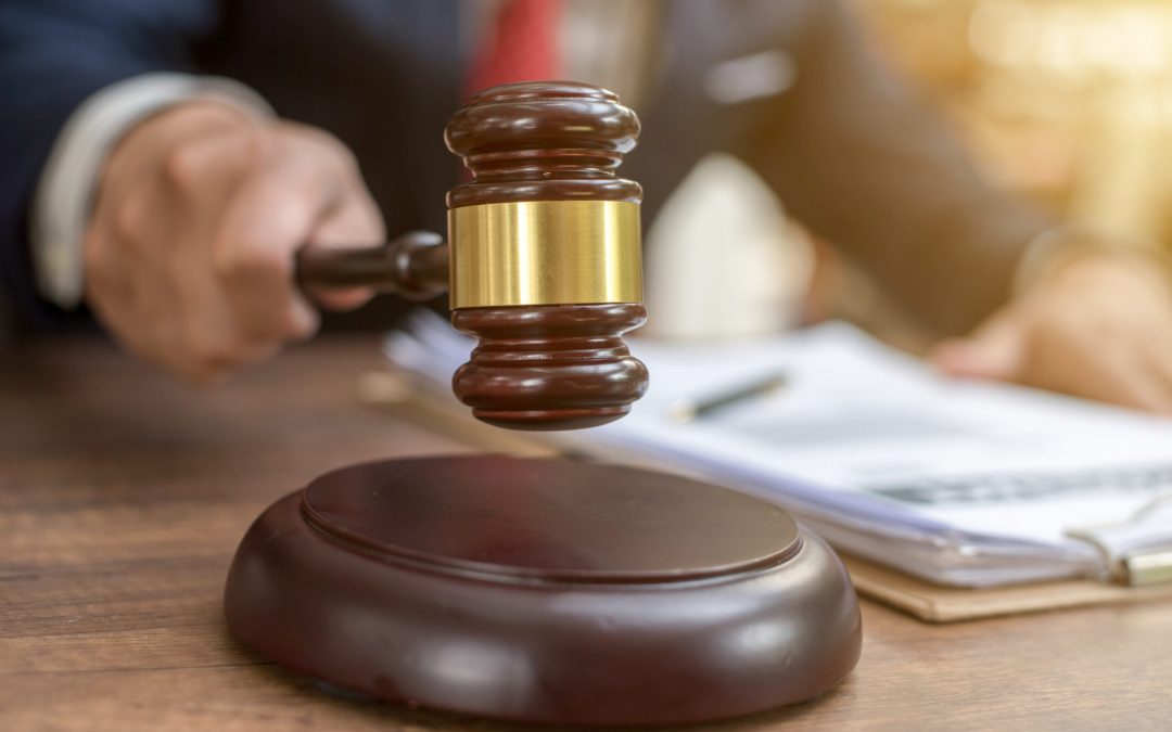 Anestesiólogo Acusado de Homicidio Imprudente por Muerte de Paciente Durante Cirugía de Rutina