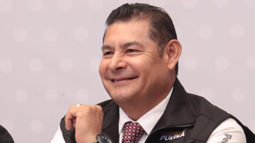 Armenta Critica la Falta de Acción de Alcaldes en el Triángulo Rojo Contra Deshuesaderos de Vehículos