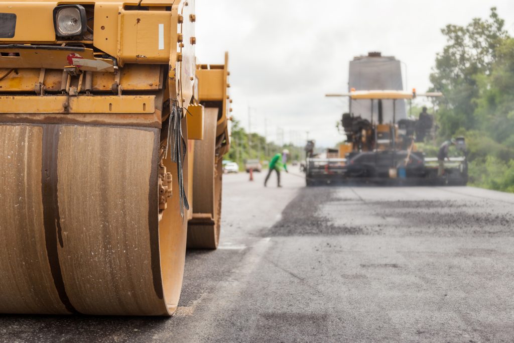 Impactantes Obras de Reemplazo de Tuberías en Edgewater Afectarán Negocios por Más de un Año