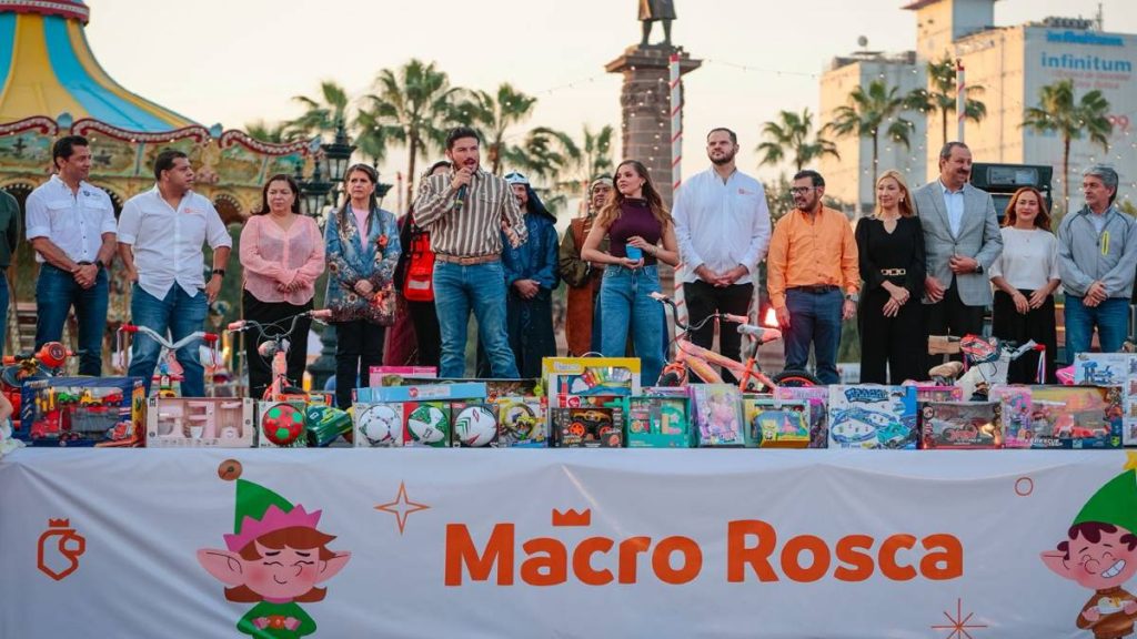 Celebración del Día de Reyes en Nuevo León: Macro Rosca y Regalos para Niños