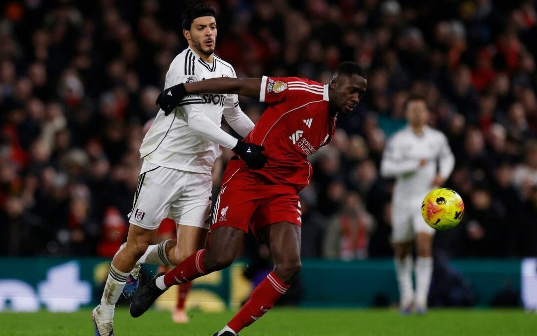 Fulham y Liverpool empatan en un emocionante duelo; Raúl Jiménez brilla con una asistencia magistral