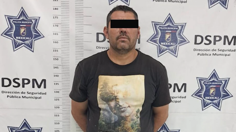 Recuperan Jeep robado y atrapan a sospechoso en Mexicali