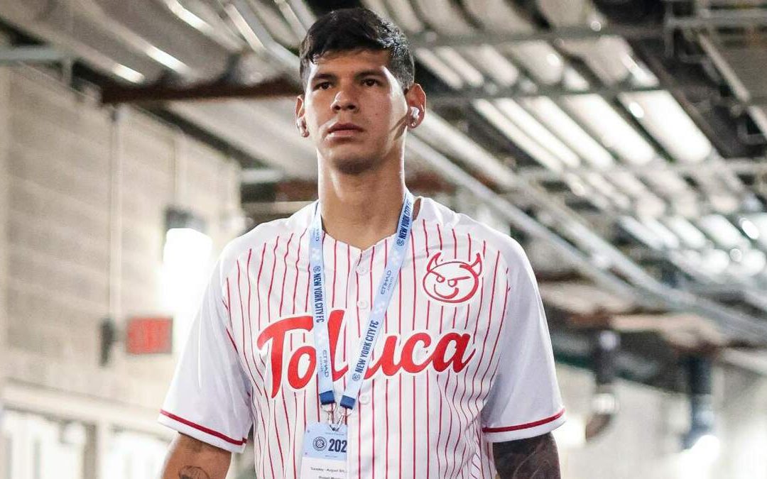 Pumas Avanza en el Fichaje de Robert Morales: Negociaciones con Toluca