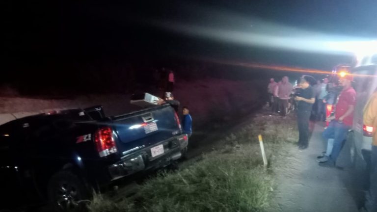 Conductor Pierde Control y Cae a Canal de Riego en San Pedro: Un Accidente Impactante
