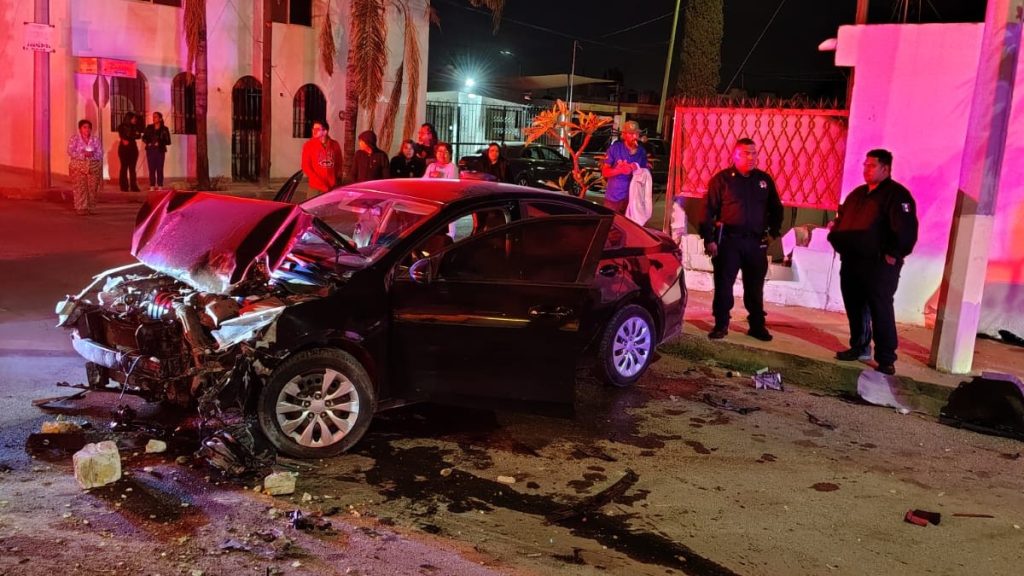 Accidente en Torreón de joven irresponsable provoca daños materiales significativos