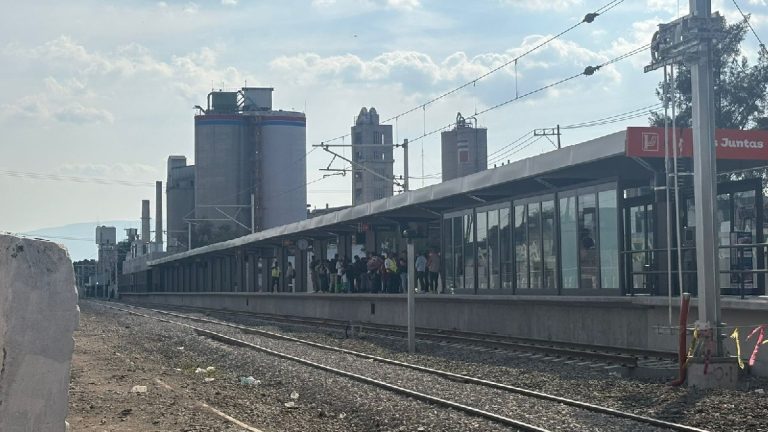 Usuarios de la Línea 4 del Tren Ligero Critican Aumento de Tarifa por Obras Inconclusas e Inseguridad