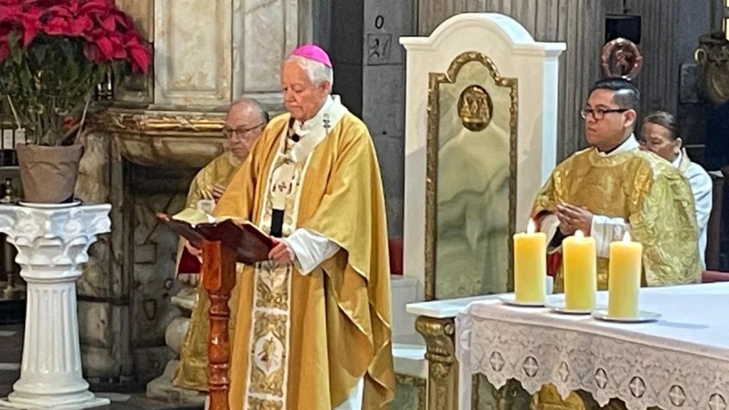 Arzobispo de Puebla Clama por la Paz en el Día de Reyes y Recuerda a las Víctimas del Descarrilamiento del Tren