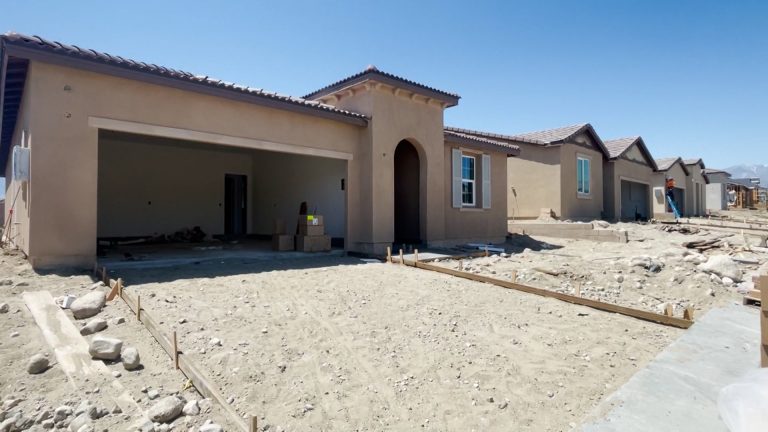 Aumenta la Asequibilidad de la Vivienda en Riverside y en California en 2025
