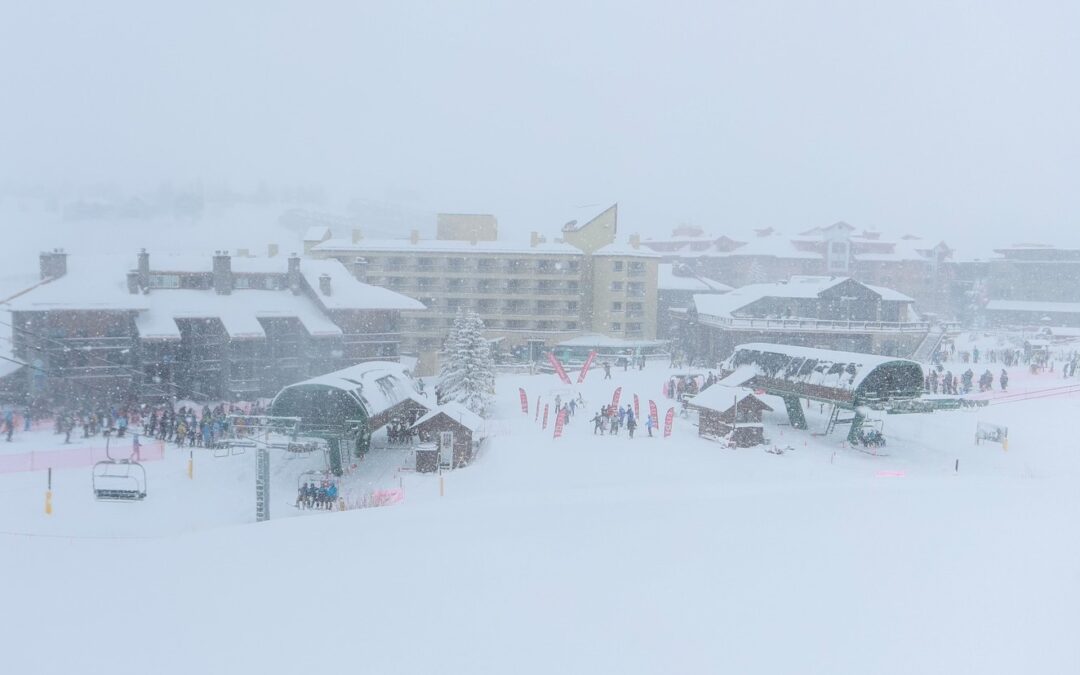 Nieve en Colorado: Más de dos pies caen en estaciones de esquí tras tormenta invernal