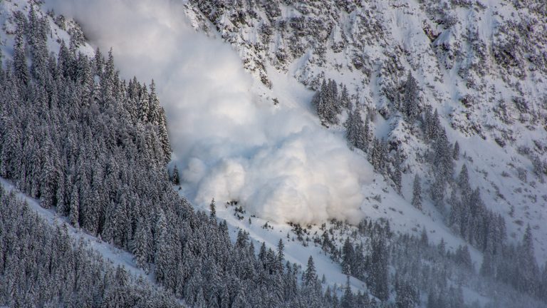 Alto Riesgo de Avalanchas en Colorado: Autoridades Emiten Advertencias Urgentes