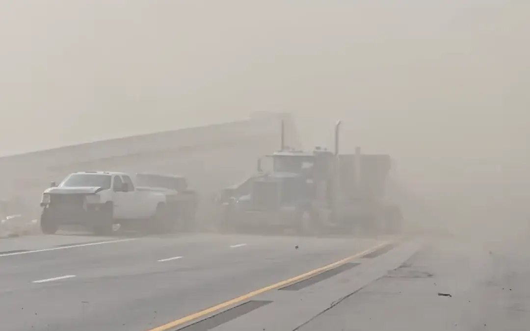 Nubes de Polvo en Colorado: Cómo Conducir con Visibilidad Cero