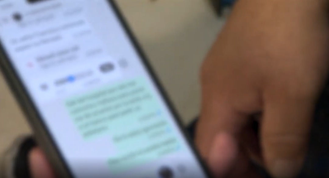 Extorsión en Redes Sociales: Hombre Pierde Miles de Dólares a Través de una Estafa Esotérica