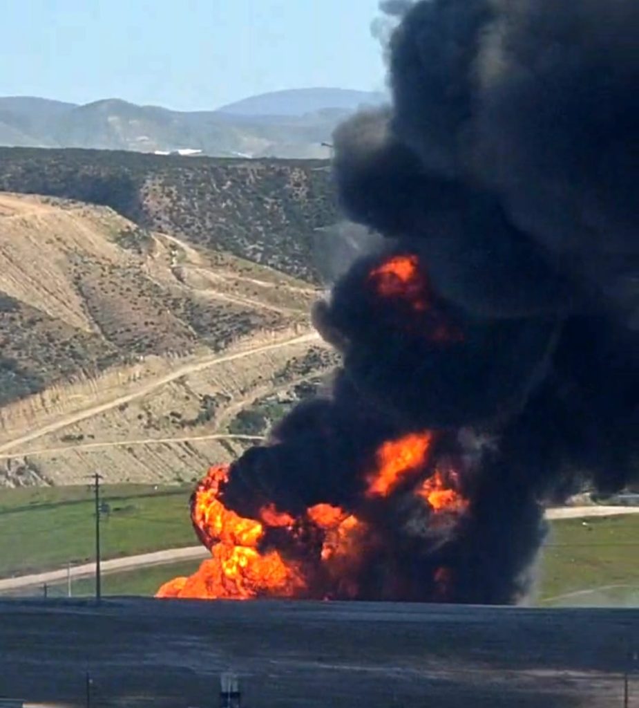 Incendio en Rosarito: Explosión de Ducto de PEMEX Provoca Evacuaciones