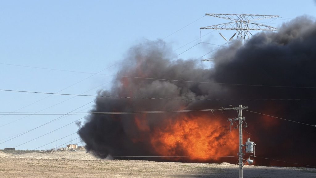 Incendio Pemex en Rosarito: Explosión Provoca Evacuaciones y Pánico en la Comunidad