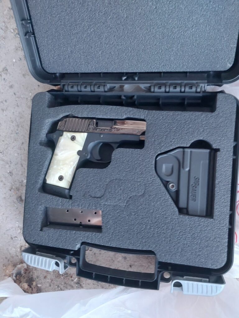 SIG Sauer Recuperada: Hallazgo Misterioso en Nevada Desata la Atención de las Autoridades