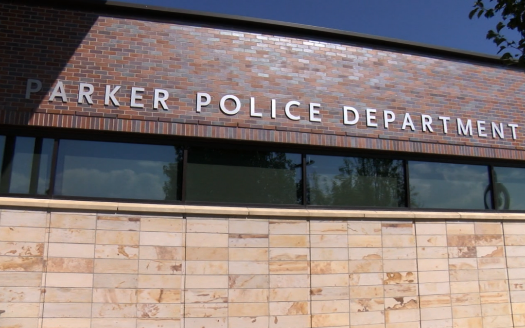 Investigación Policial en Parker: Ex Sargento Troy Brienzo Bajo Scrutinio