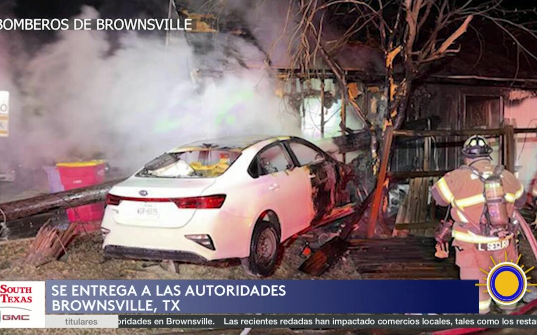 Accidente: Conductor Embiste Poste De Luz Y Provoca Incendio En Brownsville
