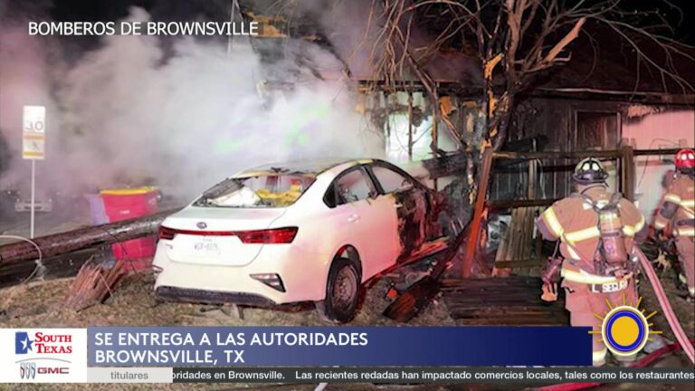 Accidente: Conductor Embiste Poste De Luz Y Provoca Incendio En Brownsville