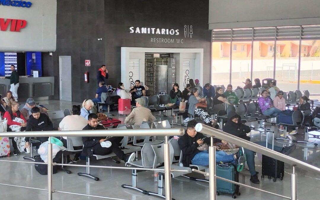 Bloqueos en Zapopan: Decenas de Pasajeros Varados en la Central Camionera