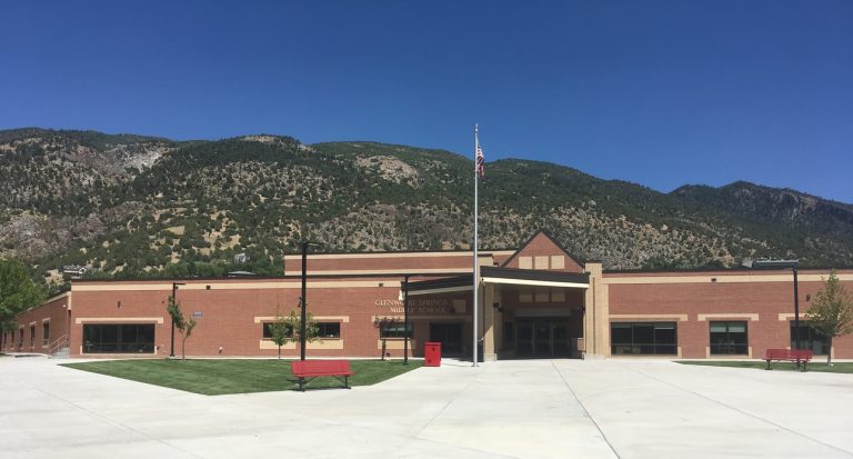 Detienen a Estudiante por Amenazas Escolares en Glenwood Springs