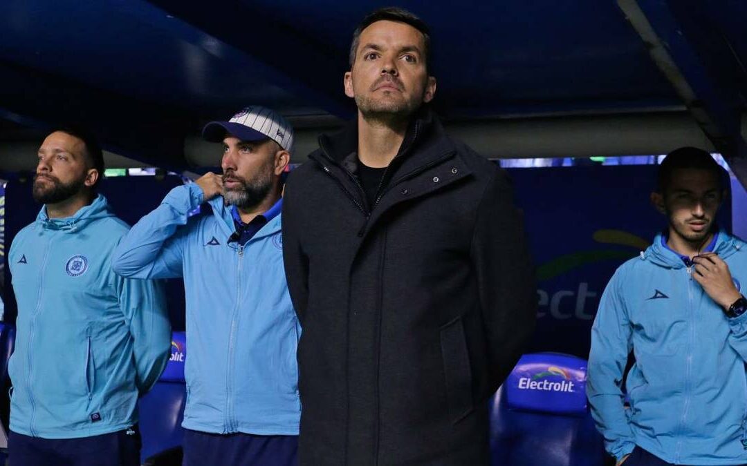 Larcamón Celebra su Victoria, pero Reconoce que el Camino del Fútbol es Largo