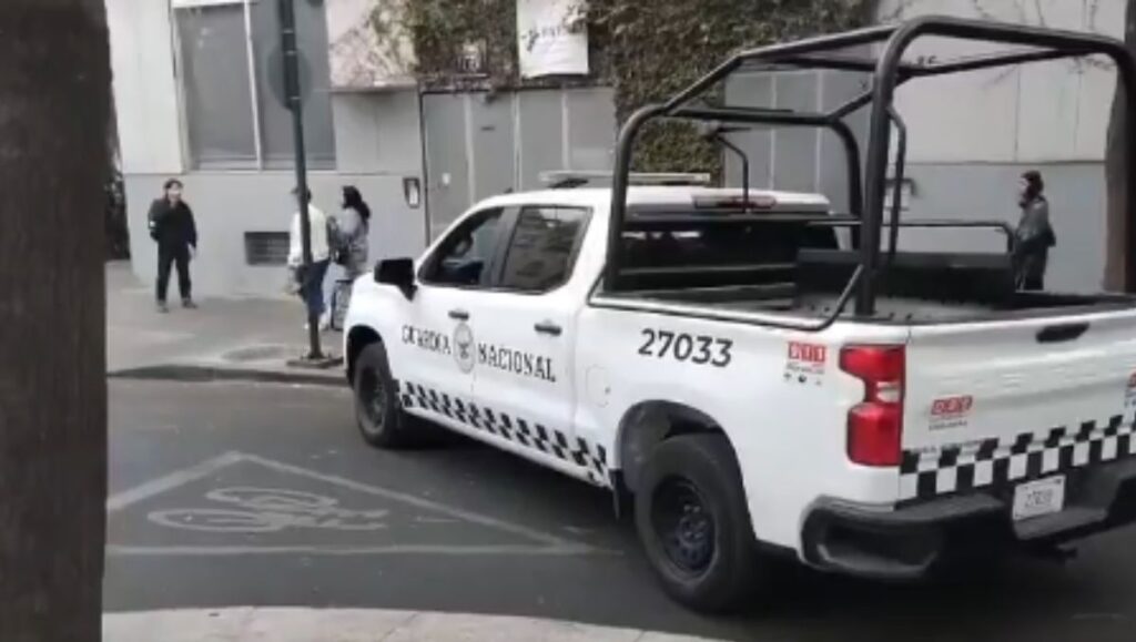 Operativo Ambulancia Forense en CDMX: Restos de Mencho Salen del AICM hacia la FGR