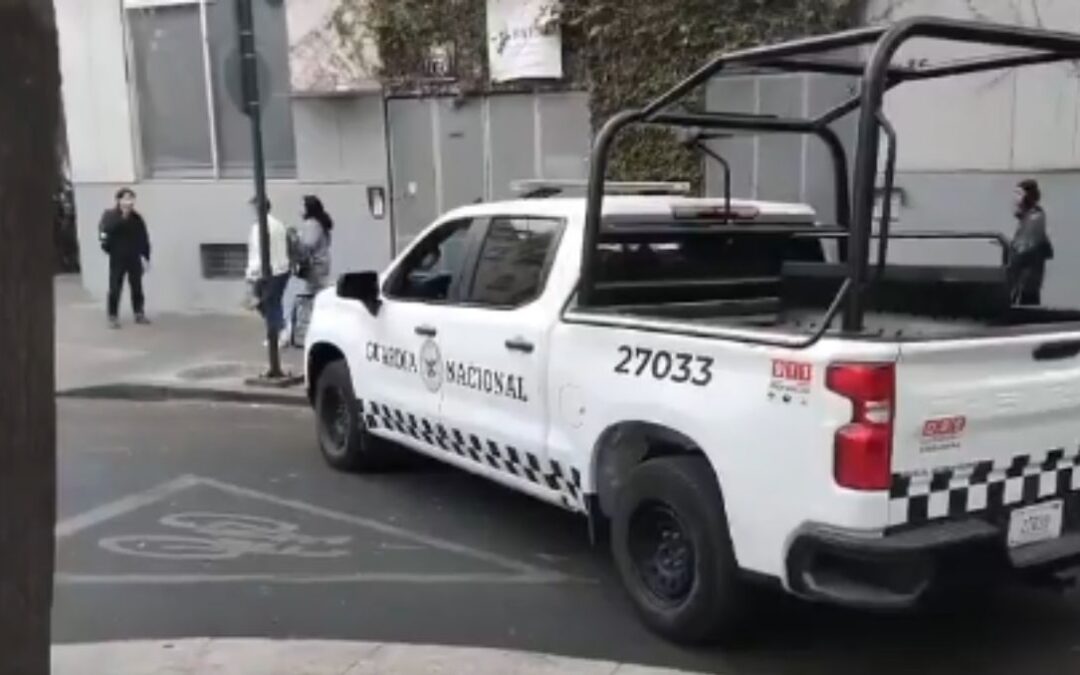 Operativo Ambulancia Forense en CDMX: Restos de Mencho Salen del AICM hacia la FGR