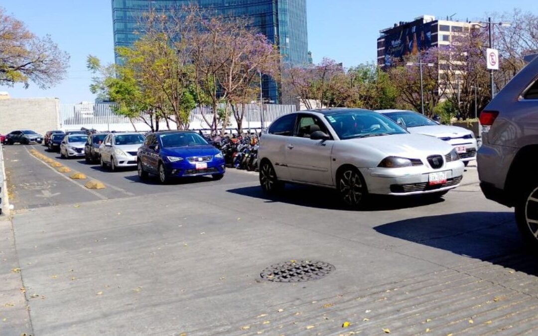 Hoy No Circula en CdMx y Edomex: Autos que Descansan el 26 de Febrero 2026