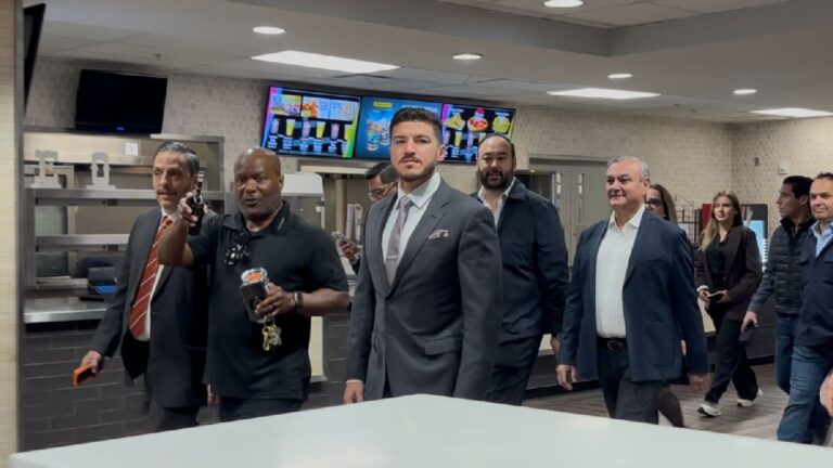 Samuel García y el Comité Coordinador de Nuevo León preparan el camino hacia la FIFA 2026 en el NRG Stadium