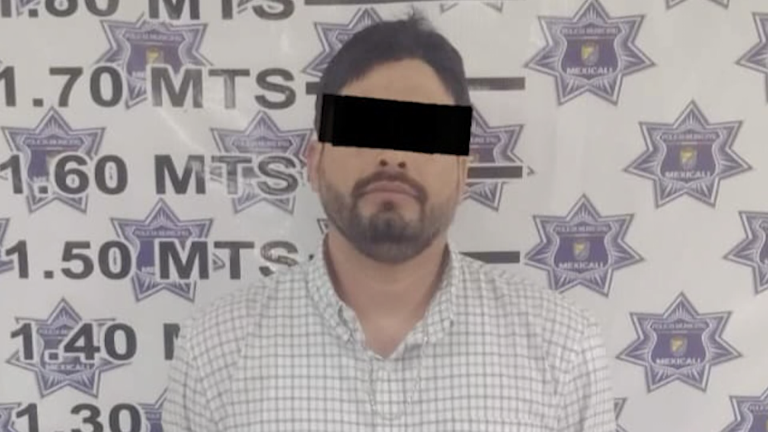 Detención de Hombre en el Valle de Mexicali por Agresión a Mujer y Daños a Patrulla
