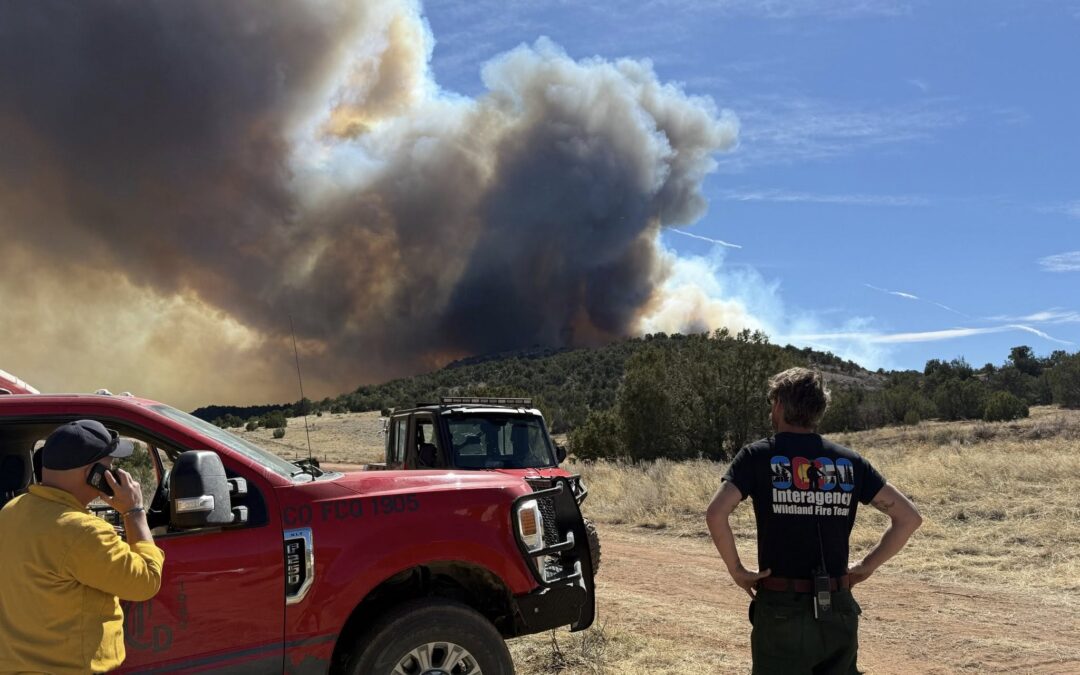 Incendio ’24 Fire’ en Colorado ya afecta 7,385 acres y continúa sin control