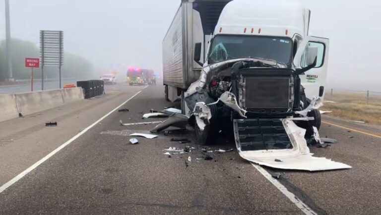 Accidente en la I-69C en Edinburg involucra dos tráileres y deja conductor herido