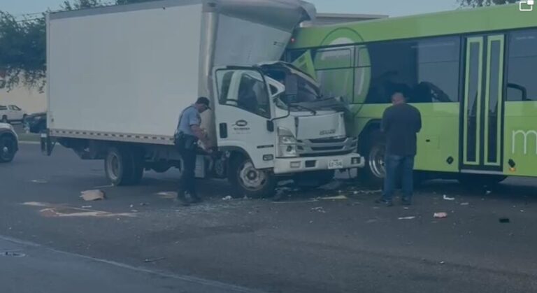 Conductor fallece en fatal choque múltiple en McAllen dejando varios heridos a su paso