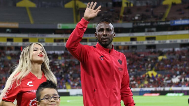 Atlas Fútbol Club Sorprende a Julián Quiñones con Gesto Especial
