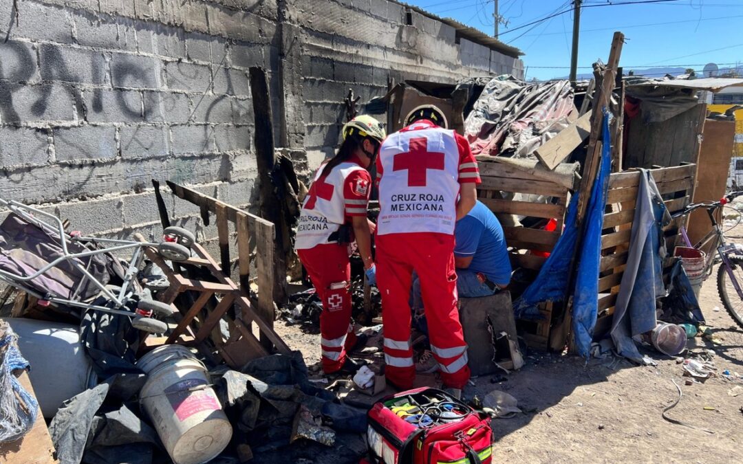 Hombre Sufre Impactante Lesión con Clavos en la Mano en Bellavista