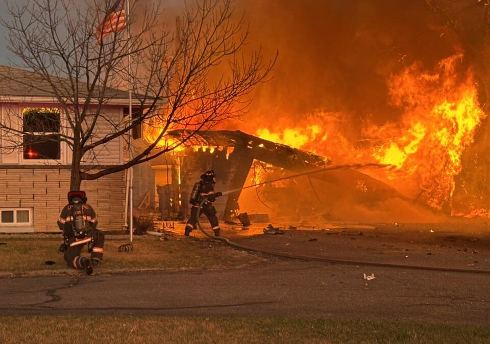 Incendio en Loveland: Accidente Vehicular Fatal Destruye Garaje y Daña Vivienda