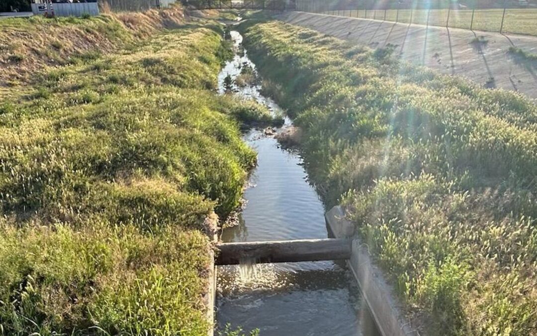 Derrame de Aguas Residuales en Midland: Controlado Tras Ruptura de Tubería