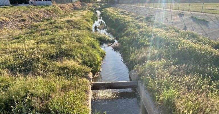 Derrame de Aguas Residuales en Midland: Controlado Tras Ruptura de Tubería