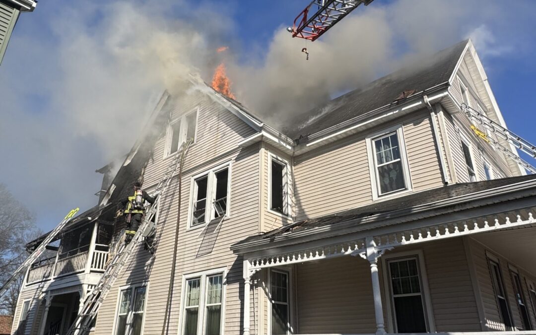 Incendio en Hyde Park, Boston: Vivienda Multifamiliar Evacuada Sin Heridos