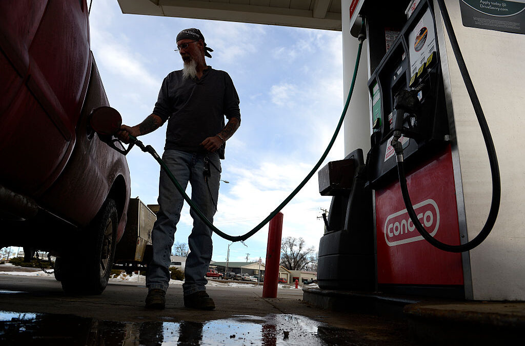 Aurora Considera Restricciones para Nuevas Gasolineras ante Creciente Saturación