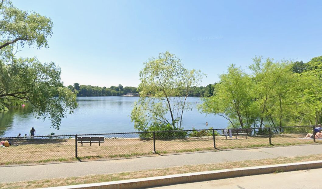 Encuentran Cuerpo en Massachusetts: Misterioso Caso Resuelto en Crystal Lake