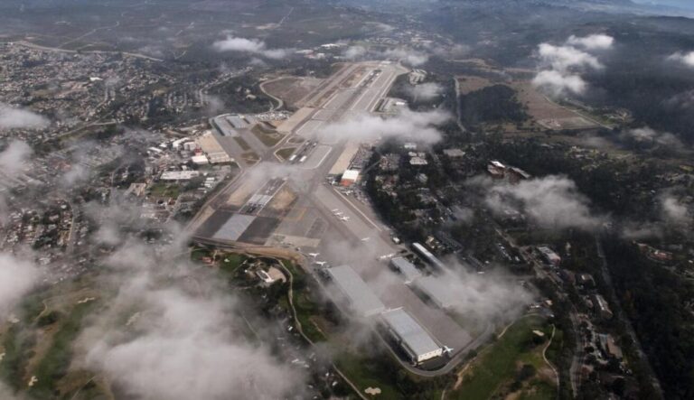 Aeropuerto de Monterey Garantiza Operación Continua Pese a Crisis en la TSA