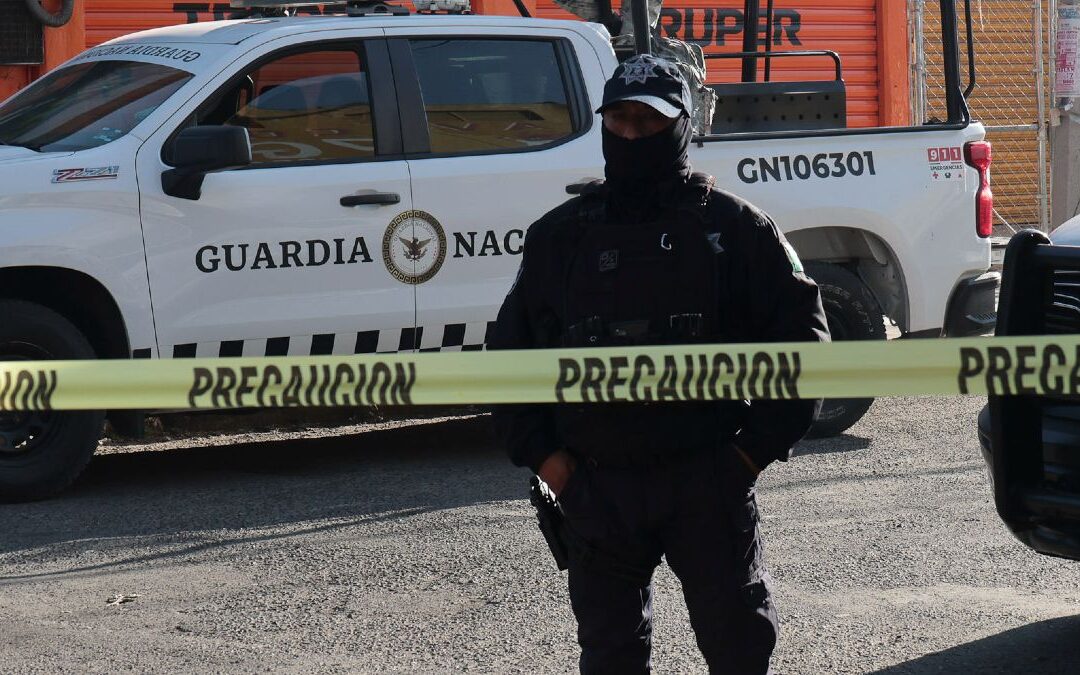 Impactante ataque con arma blanca en un colegio deja víctima mortal y varios heridos