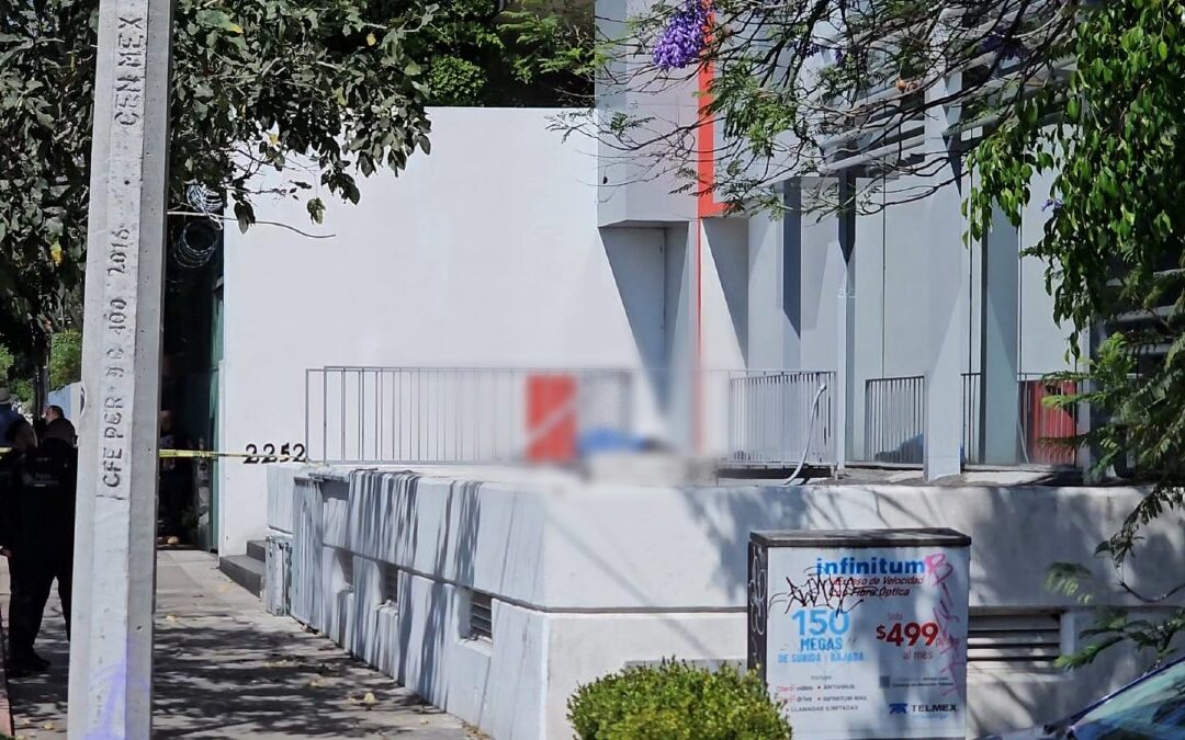 Trágico Accidente en Guadalajara: Empleado de Mantenimiento Fallece al Caer 15 Metros